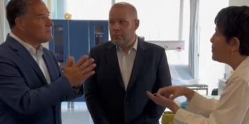 Ασκληπιείο Βούλας: Χειρουργική… κοπτοραπτική από Άδωνι – Τι καταγγέλλει η πρόεδρος των εργαζομένων Δ. Τοσονίδου