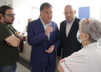 Λάσπη και ύβρεις για να περάσει η ισοπέδωση του ΕΣΥ