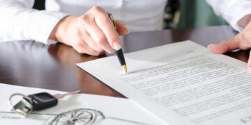 «Πάρτι» ασφαλιστικών «στην υγεία των κορόιδων»