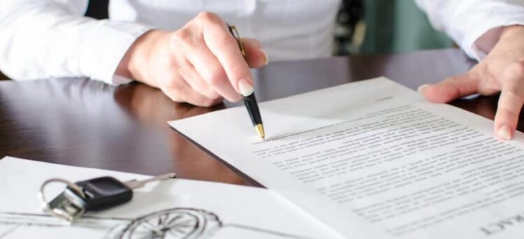 «Πάρτι» ασφαλιστικών «στην υγεία των κορόιδων»