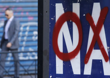 Ιούλιος 2015: Τότε κατήργησαν πραξικοπηματικά το «Όχι», τώρα θέλουν να το θάψουν