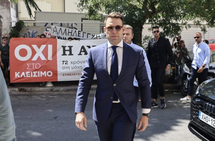 ΣΥΡΙΖΑ: Εύθραυστο θερινό μορατόριουμ