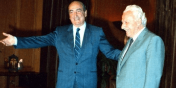 35 χρόνια 1989: Μια βρόμικη συγκυβέρνηση για την κάθαρση της αστικής τάξης