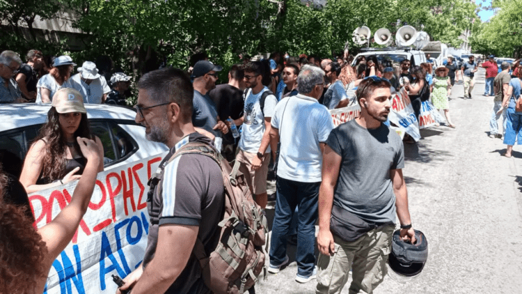 ΛΑΡΚΟ: Αγώνας και αλληλεγγύη ενάντια σε τελεσίγραφα και απολύσεις