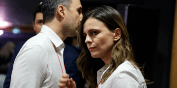 Νέα Αριστερά: Χάνοντας… το δάσος για τα αίτια της βαριάς ήττας