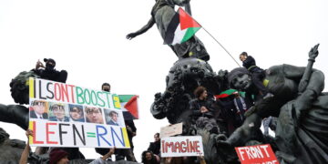 Απέναντι στο «βαθύ μπλε» υψώνουμε το «βαθύ κόκκινο»