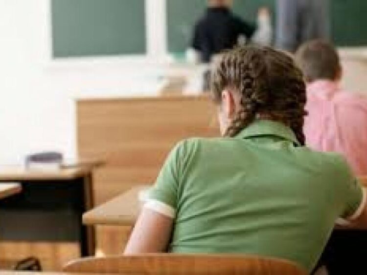 Παρεμβάσεις Δ.Ε: Να εγκριθούν όλα τα τμήματα σε γυμνάσια, ΓΕΛ, ΕΠΑΛ, ΕΝΕΕΓΥΛ!