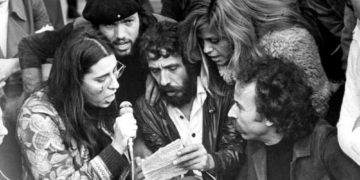 Μεταπολίτευση: Μια νέα σχέση με τα γράμματα και τις τέχνες