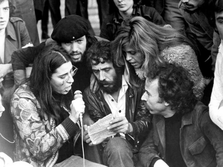 Μεταπολίτευση: Μια νέα σχέση με τα γράμματα και τις τέχνες