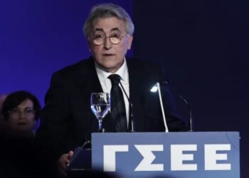 ΓΣΕΕ: Μνημείο υποταγής σε κυβέρνηση – εργοδοσία – Θέλει να της δώσουν το μητρώο φακελώματος ΓΕΜΗΣΟΕ