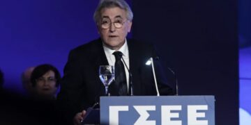 ΓΣΕΕ: Μνημείο υποταγής σε κυβέρνηση – εργοδοσία – Θέλει να της δώσουν το μητρώο φακελώματος ΓΕΜΗΣΟΕ