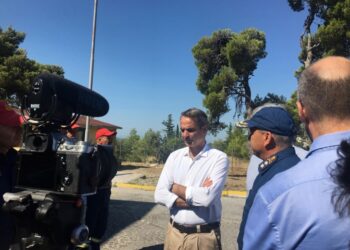 Διαμαρτυρία στην Πεντέλη με αφορμή την επίσκεψη-σόου Μητσοτάκη στα καμένα