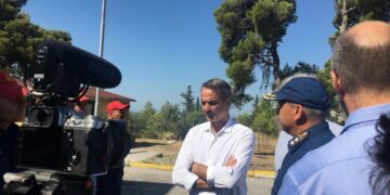 Διαμαρτυρία στην Πεντέλη με αφορμή την επίσκεψη-σόου Μητσοτάκη στα καμένα