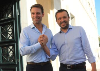 Ένα βήμα πριν τη διάλυση και η κοινοβουλευτική ομάδα του ΣΥΡΙΖΑ