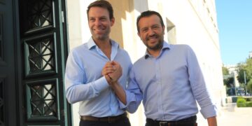 Ένα βήμα πριν τη διάλυση και η κοινοβουλευτική ομάδα του ΣΥΡΙΖΑ