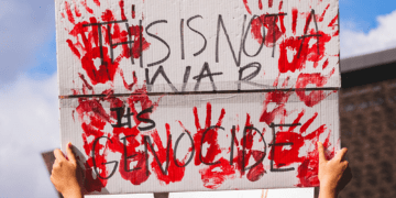 Το Ισραήλ δολοφονεί, μπουρλότο στην περιοχή