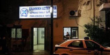 O διόλου τυχαίος θάνατος ενός Πακιστανού εργάτη σε αστυνομικό τμήμα