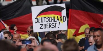 Γερμανία: Άνοδος της Ακροδεξιάς σε συνθήκες πολιτικής κρίσης