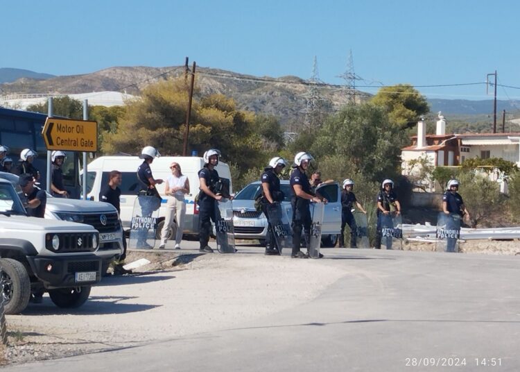 Όχι καύσιμα στη γενοκτονία! – Δυναμική κινητοποίηση σε Motor Oil και Αγ. Θεοδώρους (φωτο/βίντεο) – ενημέρωση