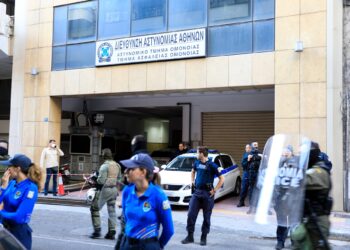 Α.Τ Ομόνοιας: 29χρονος μετανάστης βρέθηκε απαγχονισμένος στα κρατητήρια