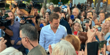 ΣΥΡΙΖΑ ΑΡΕΝΑ: «Κασσελίστας» και «αριβίστας» βουλιάζουν μαζί στις λάσπες