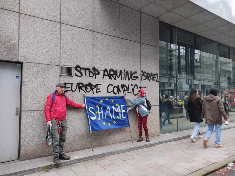 «Λευτεριά στην Παλαιστίνη» μπροστά στην Κομισιόν