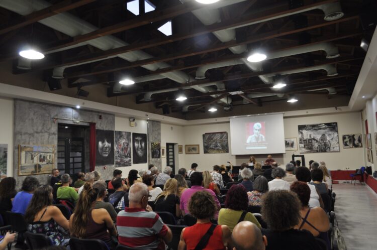 Νίκος Αδαμόπουλος: Εκδήλωση μνήμης της «Εκτός Σχεδίου» στη Νέα Ιωνία – «Ο Νικόλας είναι παρών» (φωτο – βίντεο)