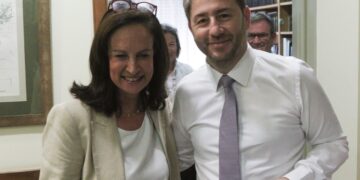 Με «εκσυγχρονιστική» σημιτική καρδιά η νέα φάση του ΠΑΣΟΚ