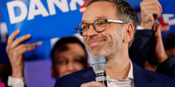 Ακροδεξιό «ανάχωμα» και στην Αυστρία