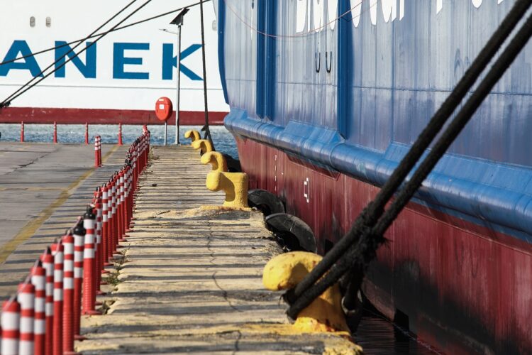 Νέα 48ωρη απεργία στα πλοία – Οι ναυτεργάτες κλιμακώνουν τον αγώνα τους