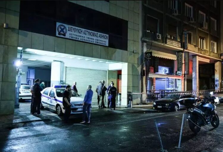 ΚΕΔΔΑ για νέο θάνατο μετανάστη στο Α.Τ Ομόνοιας: «Δεν θα συνηθίσουμε τον θάνατο»