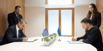 Συμφωνία Μητσοτάκη-Ζελένσκι:  Εμπόλεμο μέρος η Ελλάδα στην Ουκρανία