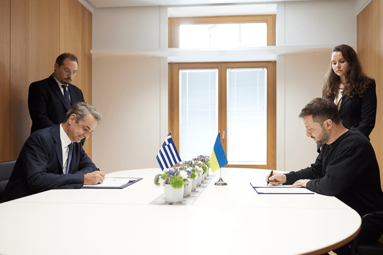Συμφωνία Μητσοτάκη-Ζελένσκι:  Εμπόλεμο μέρος η Ελλάδα στην Ουκρανία