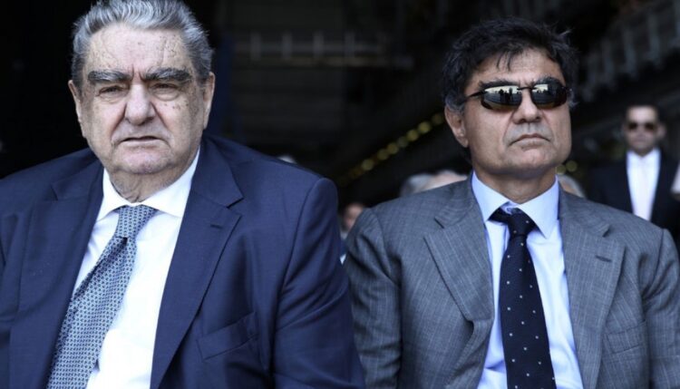 «Follow the money» στην κόντρα Μητσοτάκη-μιντιαρχών