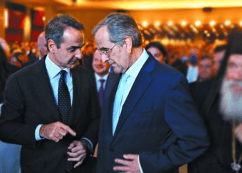Δείγμα κρίσης η διαγραφή Σαμαρά, εξώσεις και ανακατατάξεις στη «γαλάζια» πολυκατοικία