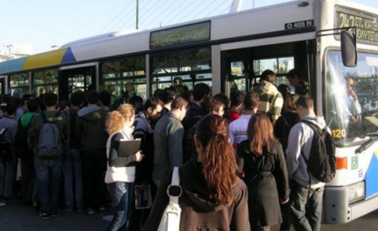 Πάρτι εκατομμυρίων, δρομολόγια που αγνοούνται στις αστικές συγκοινωνίες