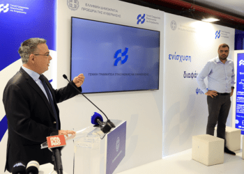 Δέκα εκατομμύρια για επιρροή και λογοκρισία