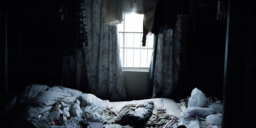 Θάνατος και ζωή μέσα στη μοναξιά