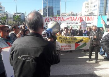 Μαζική απάντηση στην προσπάθεια πειθαρχικής δίωξης της Ρίας Παλαιστίδου (εικόνες – βίντεο)
