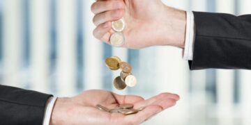 Συρρίκνωση του συνόλου των μισθών: Φρένο με εργοδοτικό αλγόριθμο