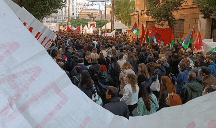 Πρωτοχρονιά 2025: Η νέα χρονιά ας ανήκει στη «χειρότερη γενιά»!