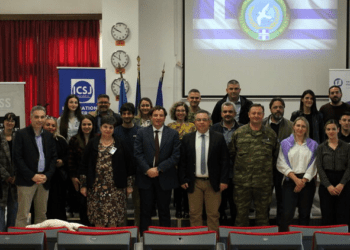 Συμβάσεις γιοκ – αλλά υπάρχουν «σχολεία» δημοσιογράφων για ΝΑΤΟ-ΕΕ…