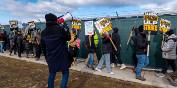 Απεργιακή μάχη στα κάτεργα της Amazon