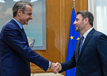 Αλγοριθμικό φρένο σε μισθούς, στο απυρόβλητο οι τράπεζες