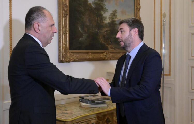 Συρία: Πανηγυρισμοί και…ανησυχίες από τα ελληνικά κόμματα