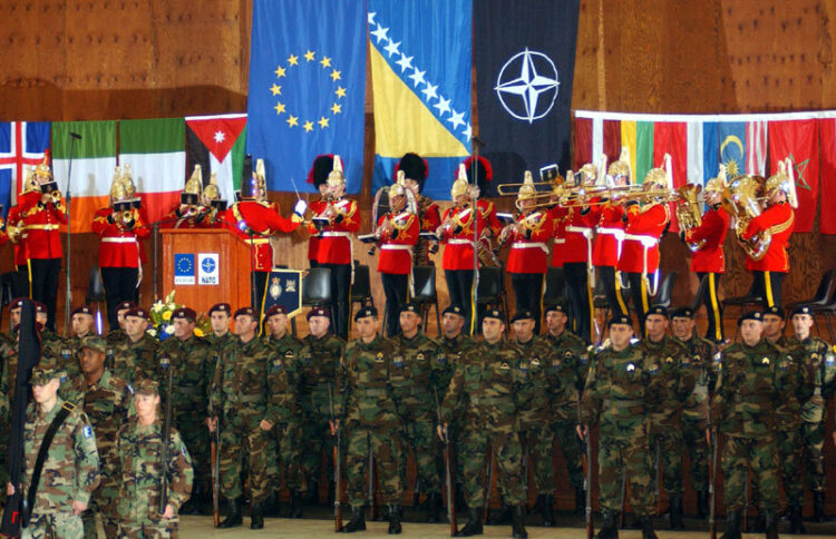 Η ΕΕ μπαίνει  ορμητικά  στον αστερισμό  του πολέμου