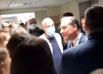 Υγεία: Ράντζα, ουρές και ωμός αντικομμουνισμός