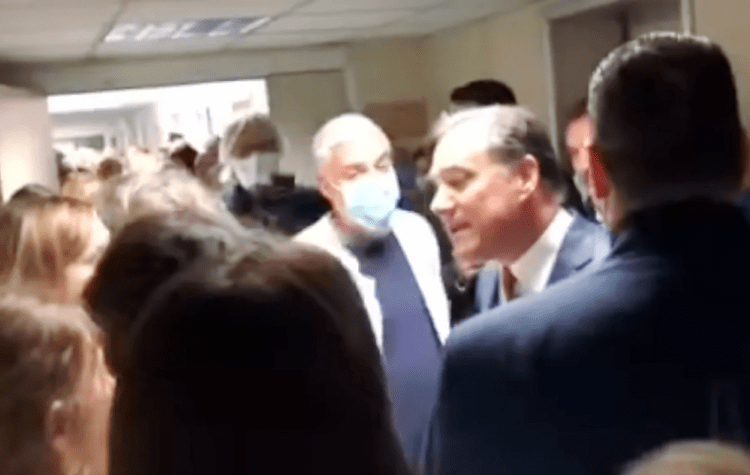 Υγεία: Ράντζα, ουρές και ωμός αντικομμουνισμός