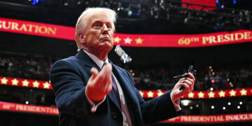 Ντόναλντ Τραμπ: Το πρώτο αίμα!