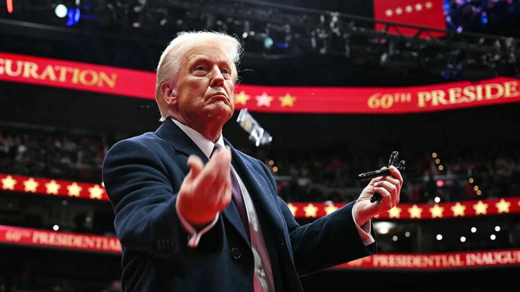 Ντόναλντ Τραμπ: Το πρώτο αίμα!